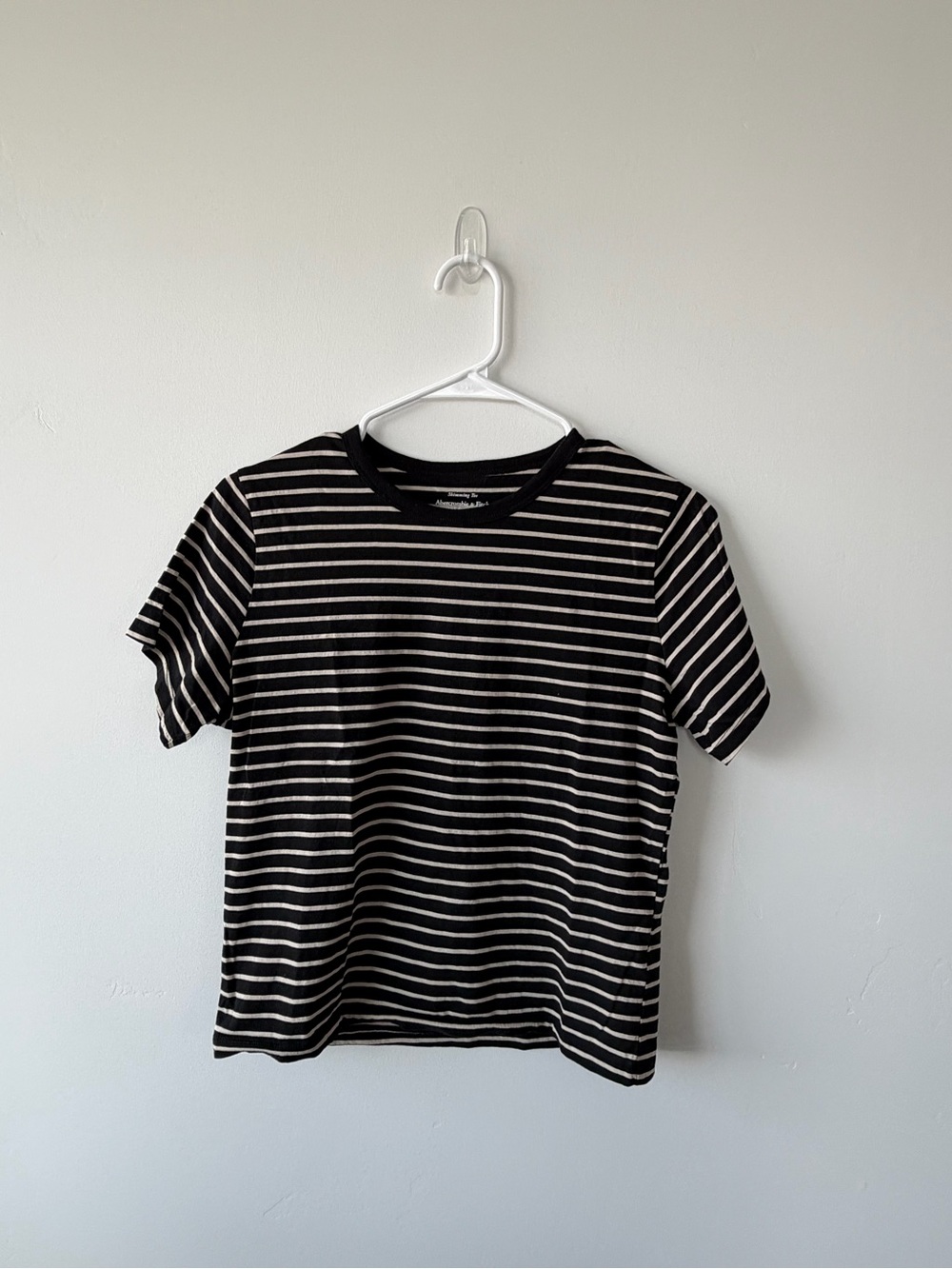 Abercrombie A&F Essentials Black Striped Skimming Tee Size S